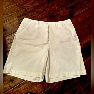 Ladies Talbots stretch shorts very  nice quality